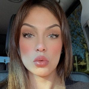 Meet your Posher, Alessandra